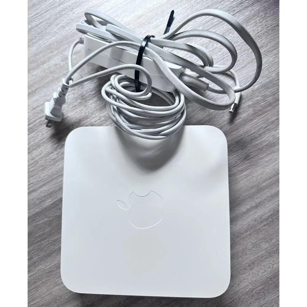 Apple A148 Wireless WiFi Dual Band Router Base Station W/Power Adapter